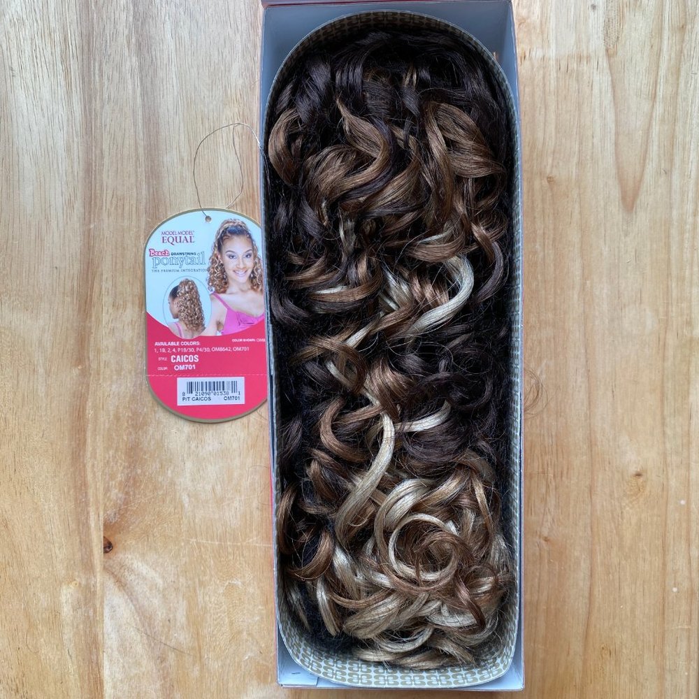 #94 MODEL MODEL BEACH DRAWSTRING PONYTAIL